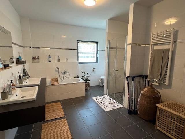 Pronájem bytu 3+1 105 m², Rostock, Mecklenburg-Vorpommern Pronájem bytu 3+1 105 m², Rostock, Mecklenburg-Vorpommern