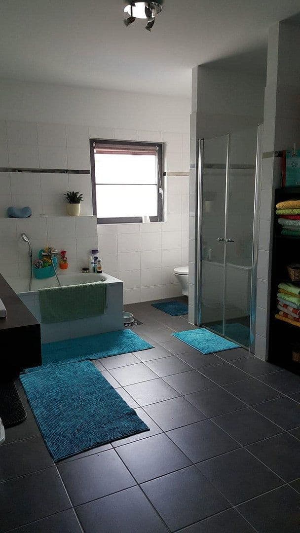 Pronájem bytu 3+1 105 m², Rostock, Mecklenburg-Vorpommern Pronájem bytu 3+1 105 m², Rostock, Mecklenburg-Vorpommern