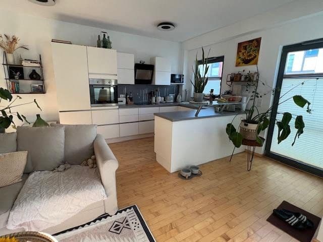 Pronájem bytu 3+1 105 m², Rostock, Mecklenburg-Vorpommern Pronájem bytu 3+1 105 m², Rostock, Mecklenburg-Vorpommern
