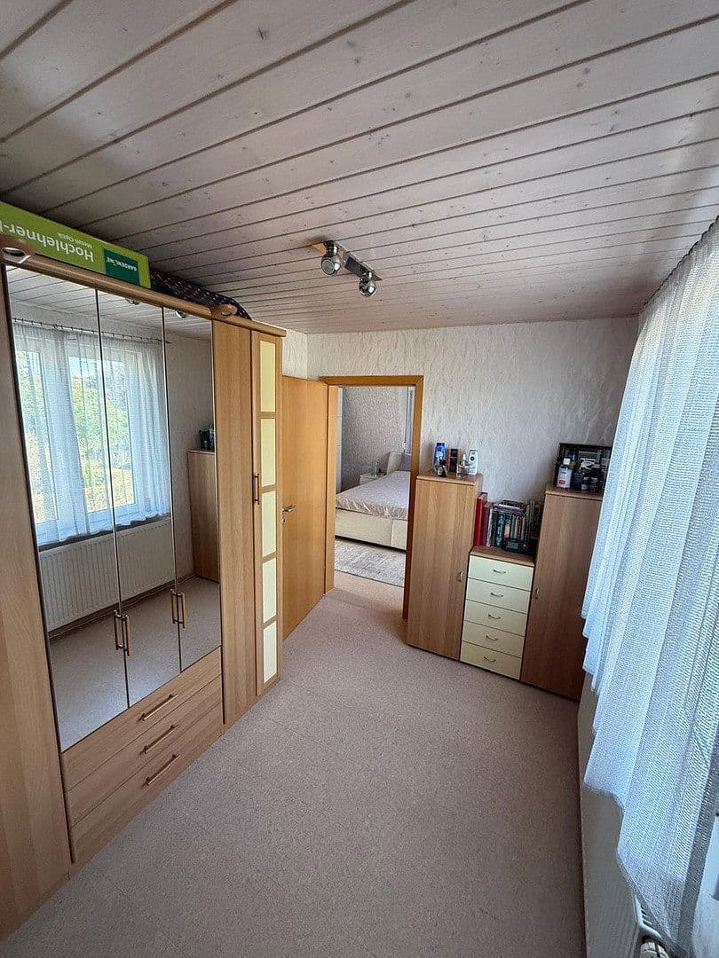 Prodej domu 165 m², pozemek 250 m², Reutlingen, Bádensko-Württembersko Prodej domu 165 m², pozemek 250 m², Reutlingen, Bádensko-Württembersko