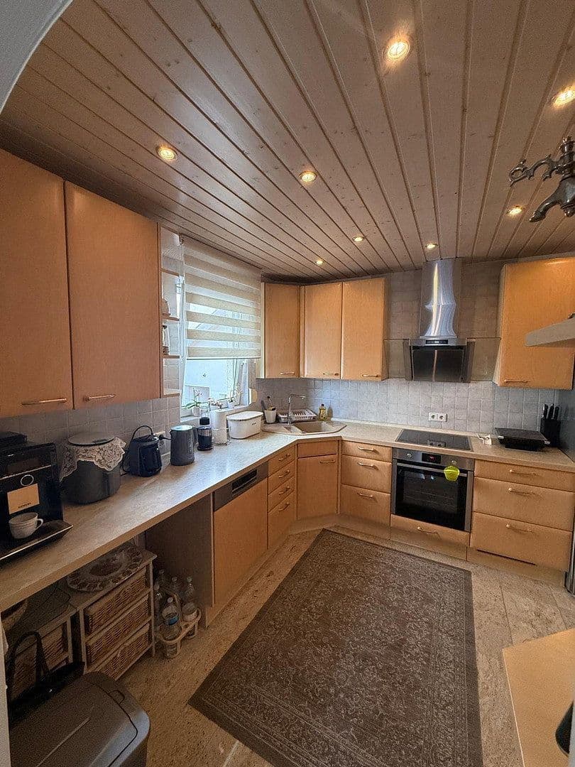 Prodej domu 165 m², pozemek 250 m², Reutlingen, Bádensko-Württembersko Prodej domu 165 m², pozemek 250 m², Reutlingen, Bádensko-Württembersko