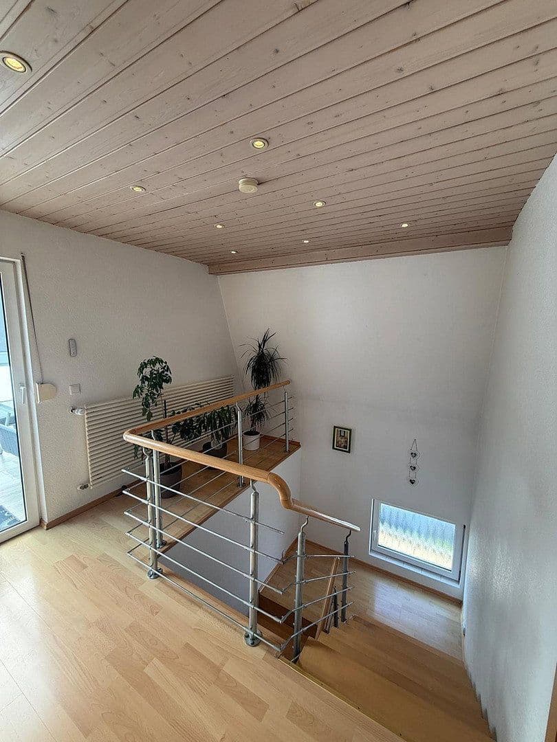 Prodej domu 165 m², pozemek 250 m², Reutlingen, Bádensko-Württembersko Prodej domu 165 m², pozemek 250 m², Reutlingen, Bádensko-Württembersko