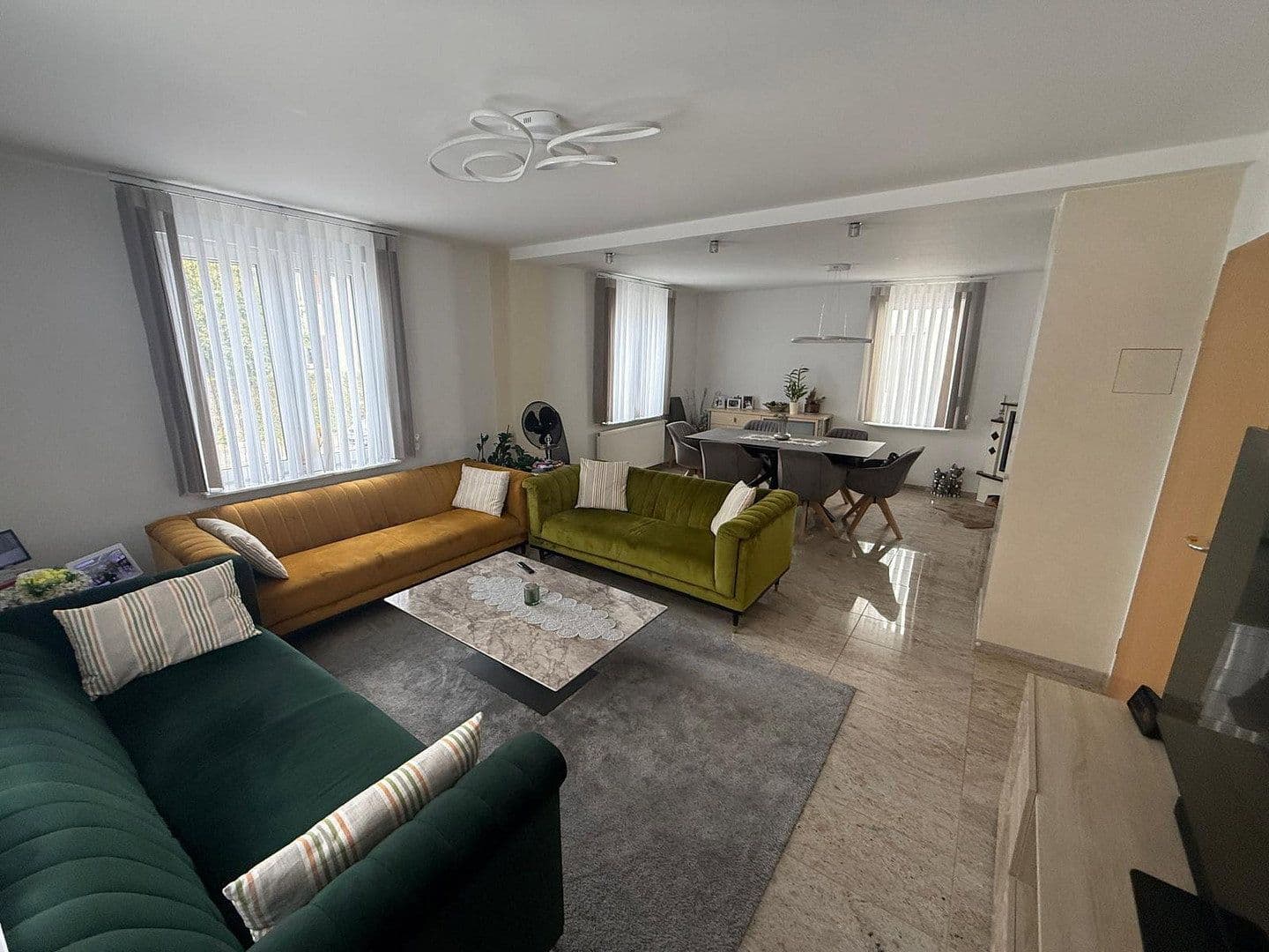 Prodej domu 165 m², pozemek 250 m², Reutlingen, Bádensko-Württembersko Prodej domu 165 m², pozemek 250 m², Reutlingen, Bádensko-Württembersko
