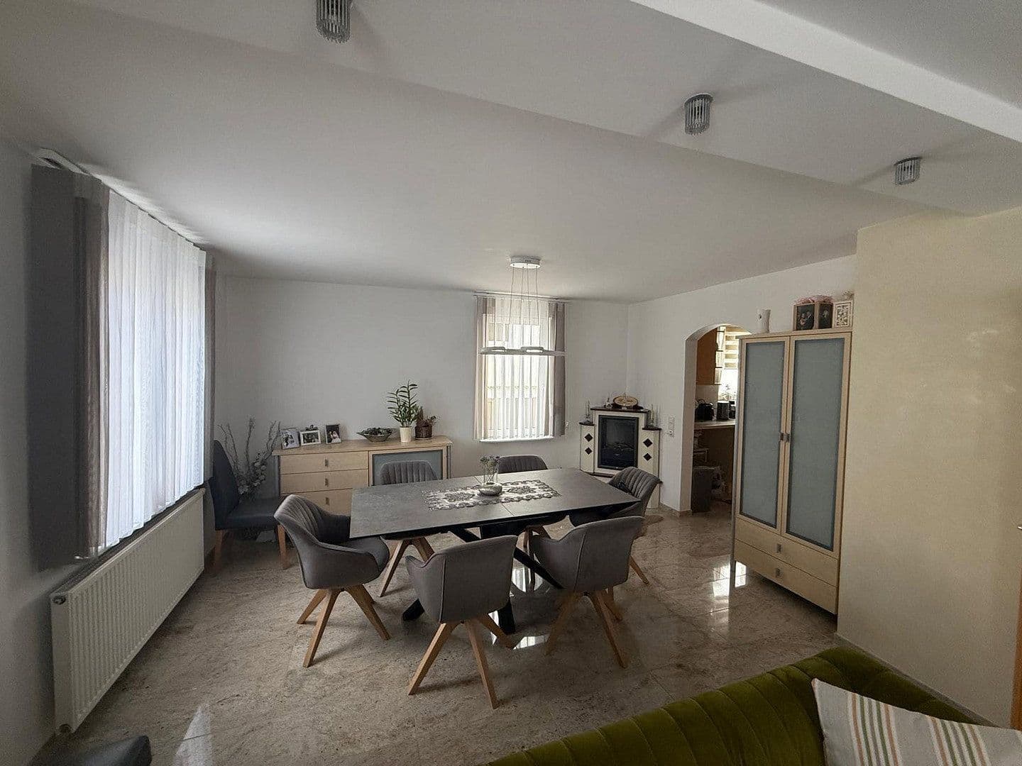 Prodej domu 165 m², pozemek 250 m², Reutlingen, Bádensko-Württembersko Prodej domu 165 m², pozemek 250 m², Reutlingen, Bádensko-Württembersko