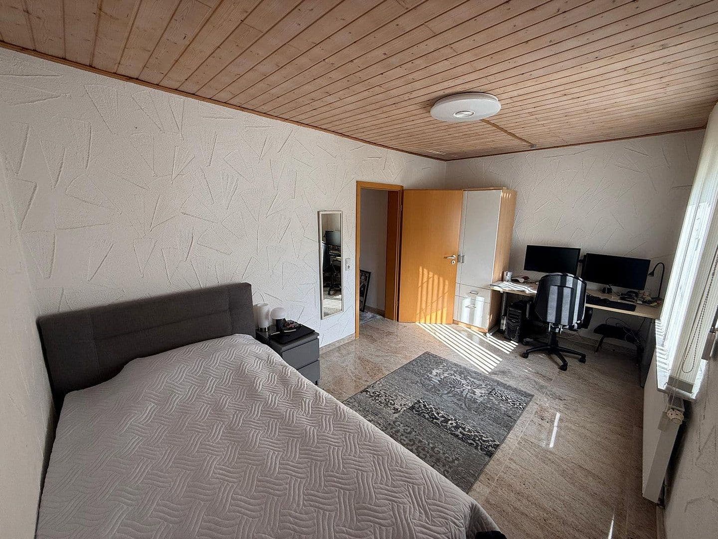 Prodej domu 165 m², pozemek 250 m², Reutlingen, Bádensko-Württembersko Prodej domu 165 m², pozemek 250 m², Reutlingen, Bádensko-Württembersko