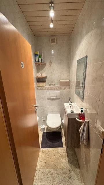 Prodej domu 165 m², pozemek 250 m², Reutlingen, Bádensko-Württembersko Prodej domu 165 m², pozemek 250 m², Reutlingen, Bádensko-Württembersko