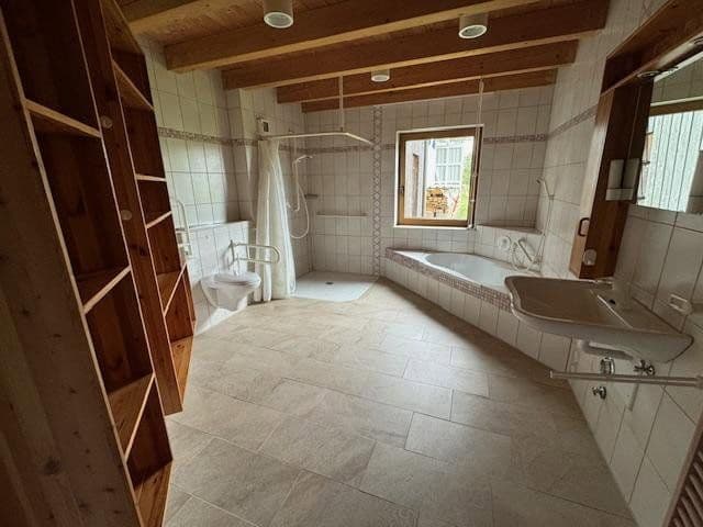 Prodej domu 262 m², pozemek 992 m², Illmensee, Bádensko-Württembersko Prodej domu 262 m², pozemek 992 m², Illmensee, Bádensko-Württembersko