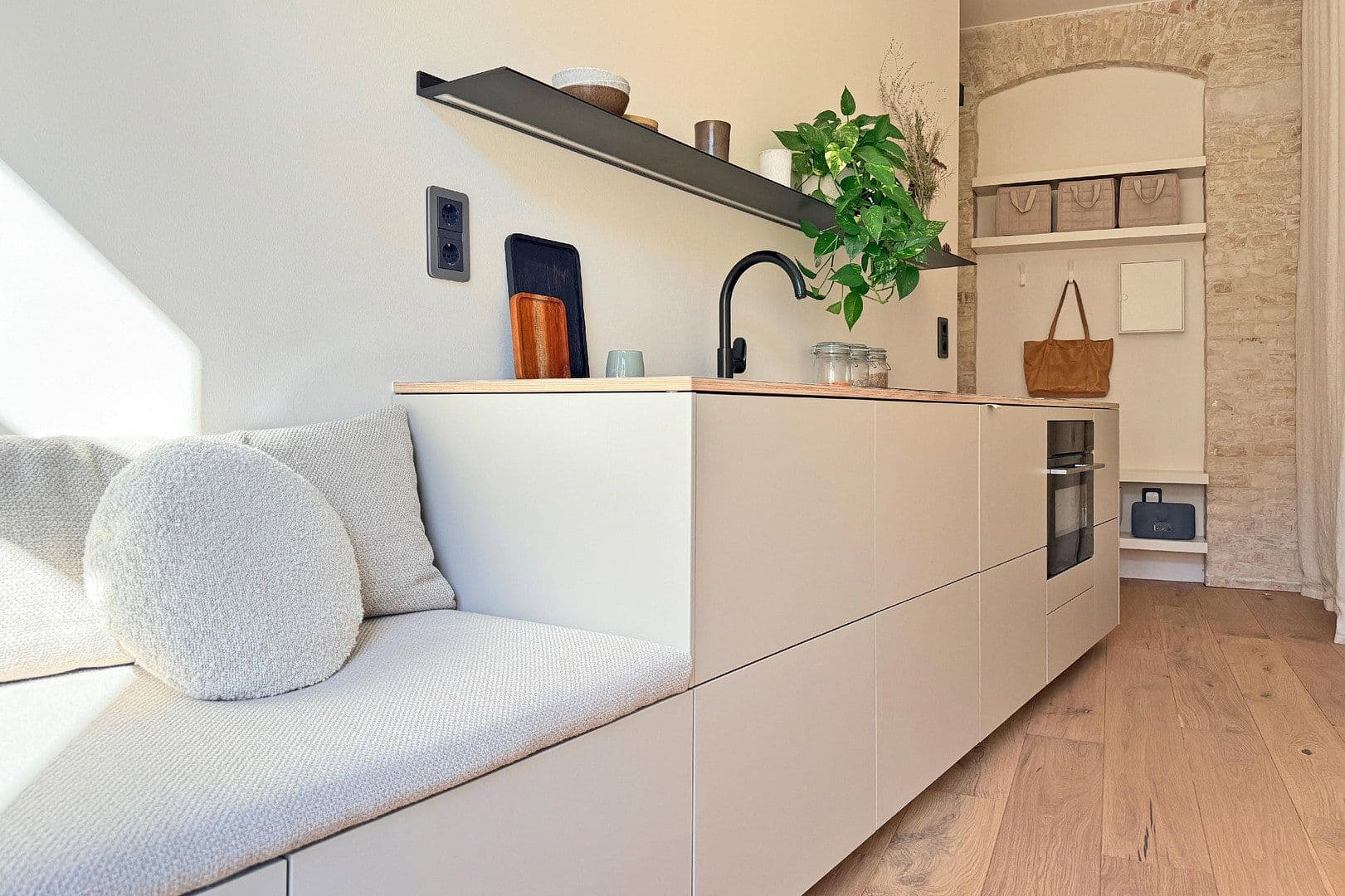 Prodej bytu 1+1 43 m², Berlin, Berlín Prodej bytu 1+1 43 m², Berlin, Berlín