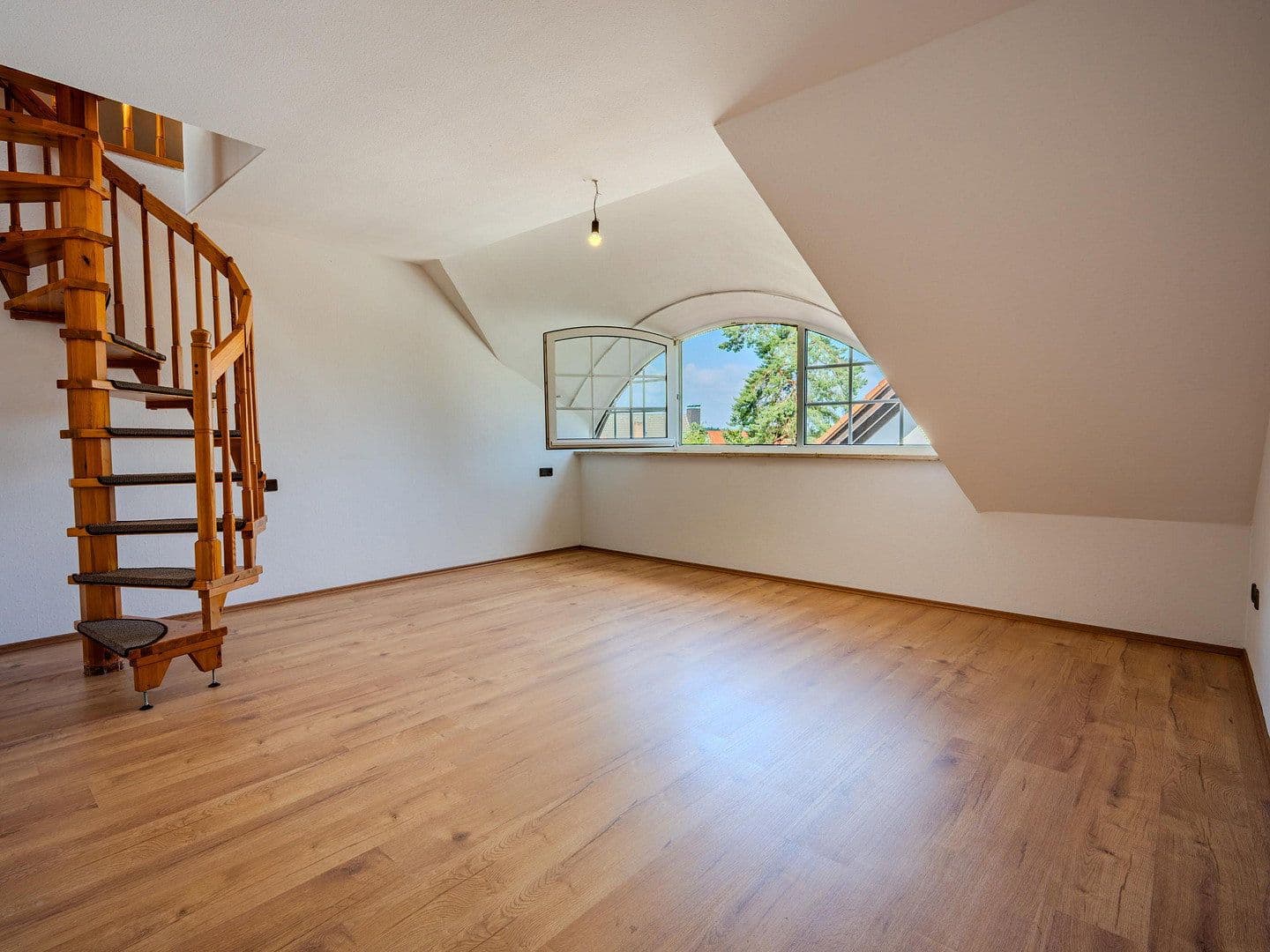 Pronájem bytu 3+1 120 m², Fürth, Bavorsko Pronájem bytu 3+1 120 m², Fürth, Bavorsko