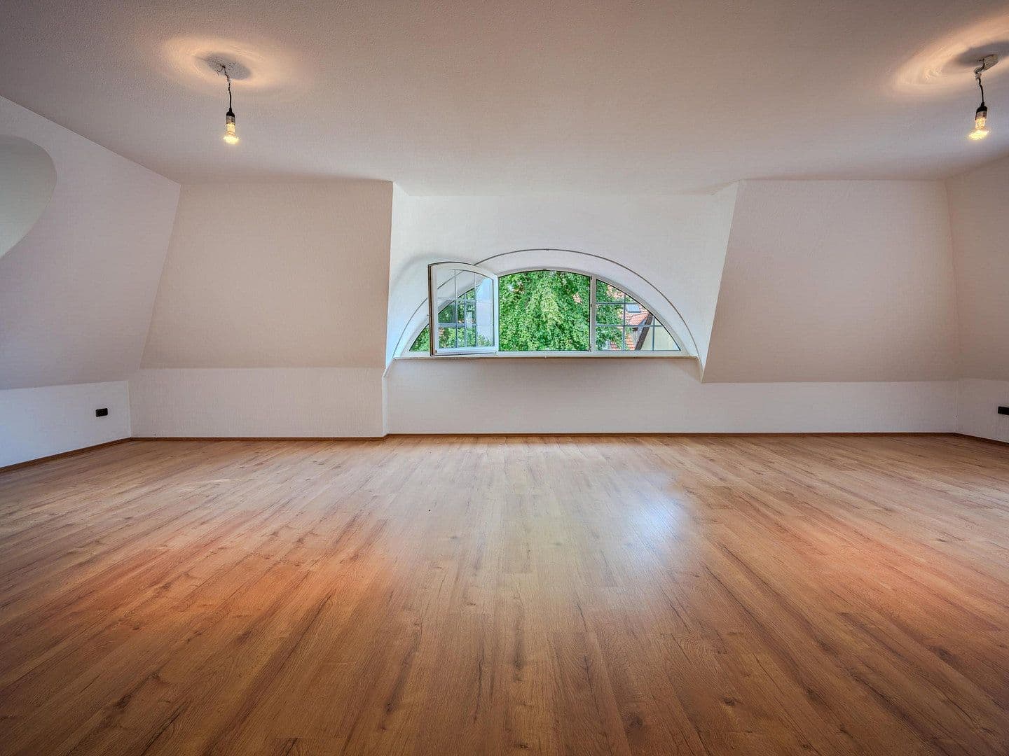 Pronájem bytu 3+1 120 m², Fürth, Bavorsko Pronájem bytu 3+1 120 m², Fürth, Bavorsko