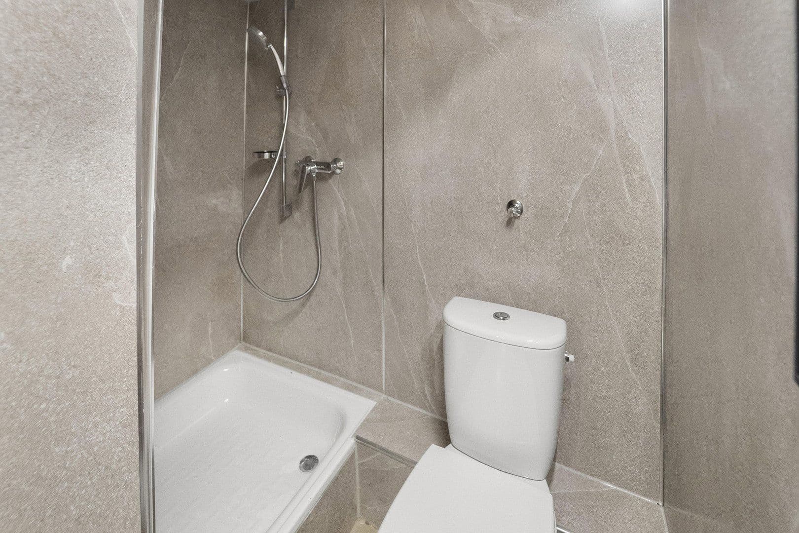 Prodej domu 127 m², pozemek 211 m², Bochum, Severní Porýní-Vestfálsko Prodej domu 127 m², pozemek 211 m², Bochum, Severní Porýní-Vestfálsko