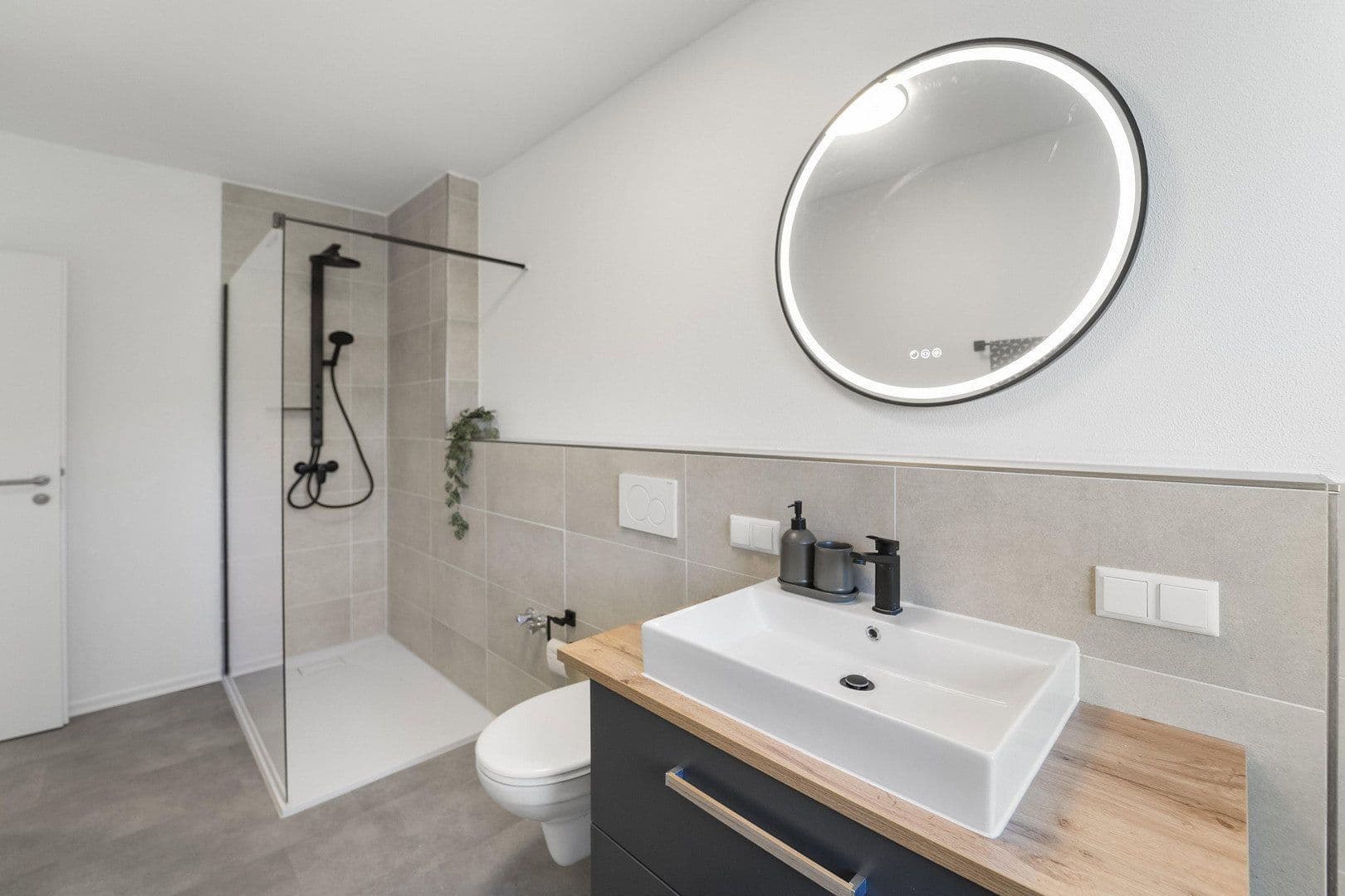 Prodej domu 127 m², pozemek 211 m², Bochum, Severní Porýní-Vestfálsko Prodej domu 127 m², pozemek 211 m², Bochum, Severní Porýní-Vestfálsko