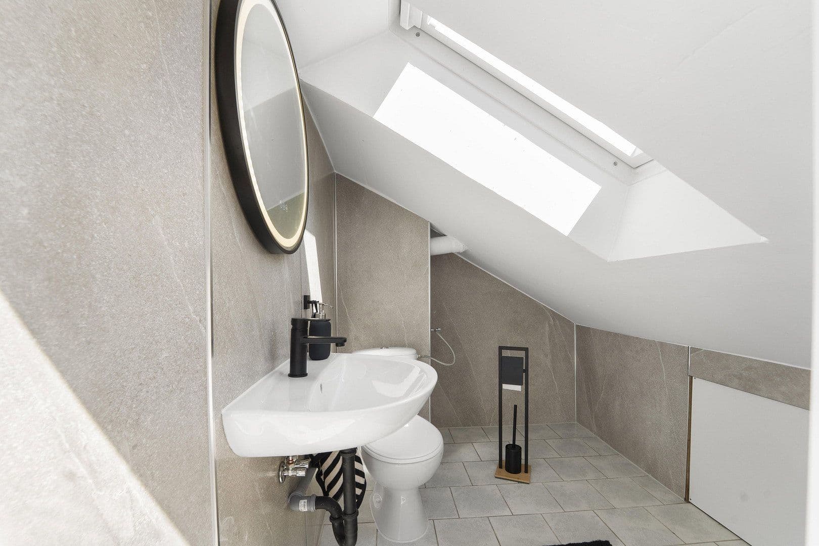 Prodej domu 127 m², pozemek 211 m², Bochum, Severní Porýní-Vestfálsko Prodej domu 127 m², pozemek 211 m², Bochum, Severní Porýní-Vestfálsko