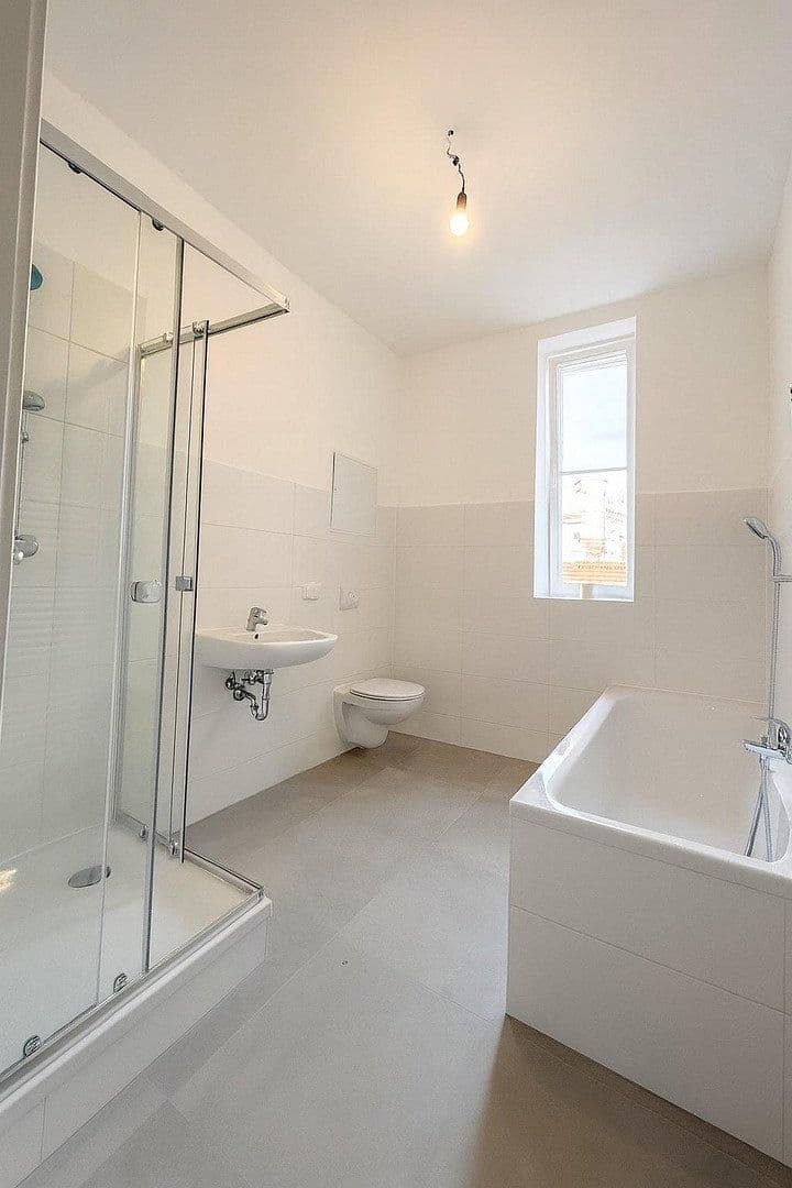 Pronájem bytu 5+1 150 m², Paracelsusstraße 2c, Halle (Saale), Sasko-Anhaltsko Pronájem bytu 5+1 150 m², Paracelsusstraße 2c, Halle (Saale), Sasko-Anhaltsko