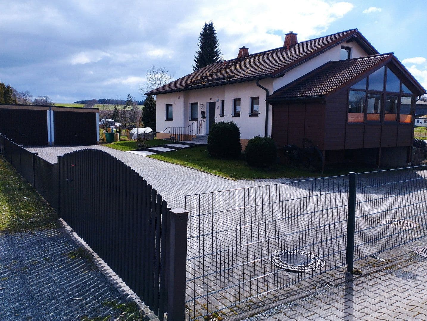 Prodej domu 250 m², pozemek 4.000 m², Thiersheim, Bavorsko Prodej domu 250 m², pozemek 4.000 m², Thiersheim, Bavorsko