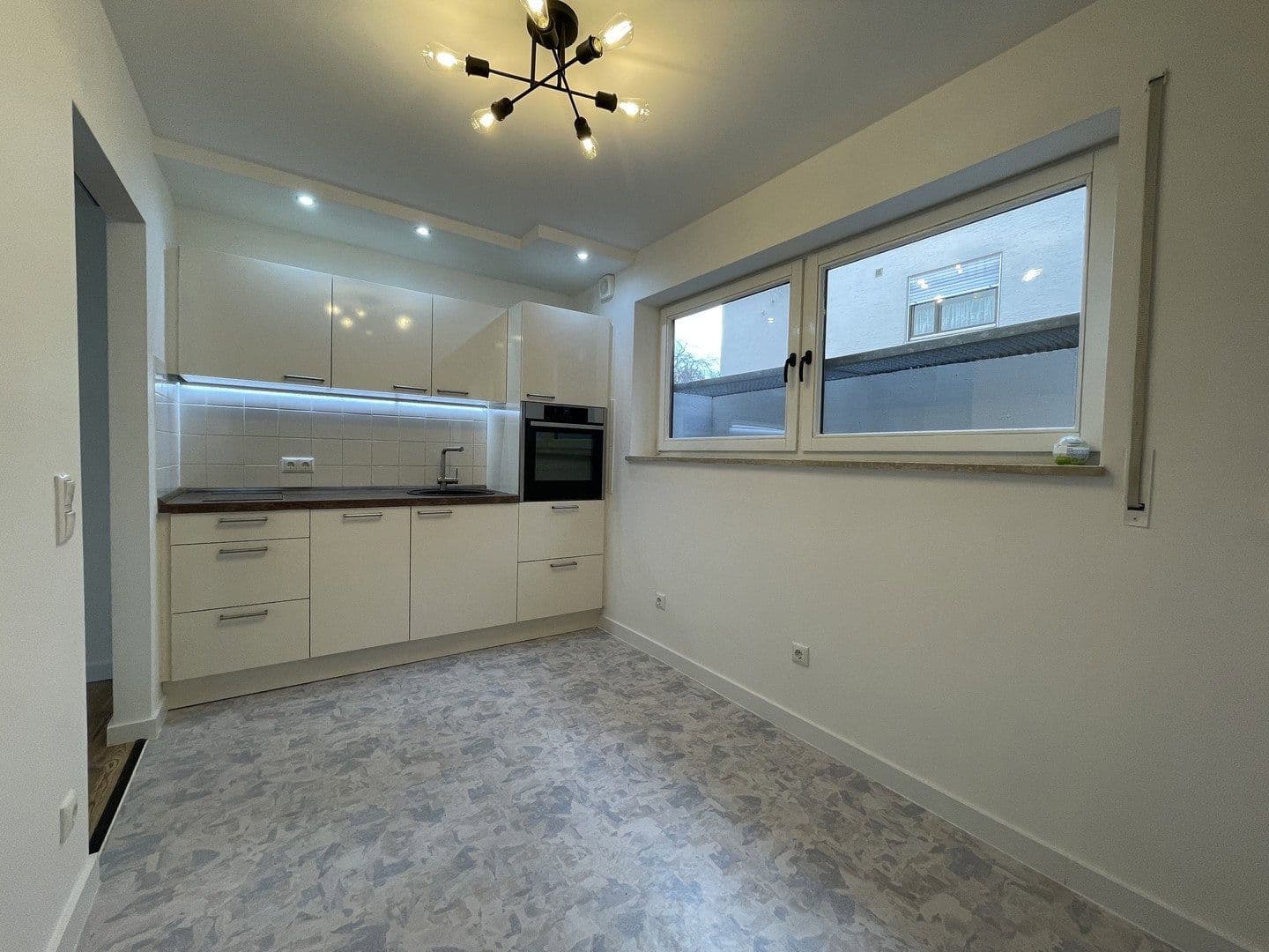 Pronájem bytu 2+1 58 m², Schloßanger 5, Augsburg, Bavorsko Pronájem bytu 2+1 58 m², Schloßanger 5, Augsburg, Bavorsko