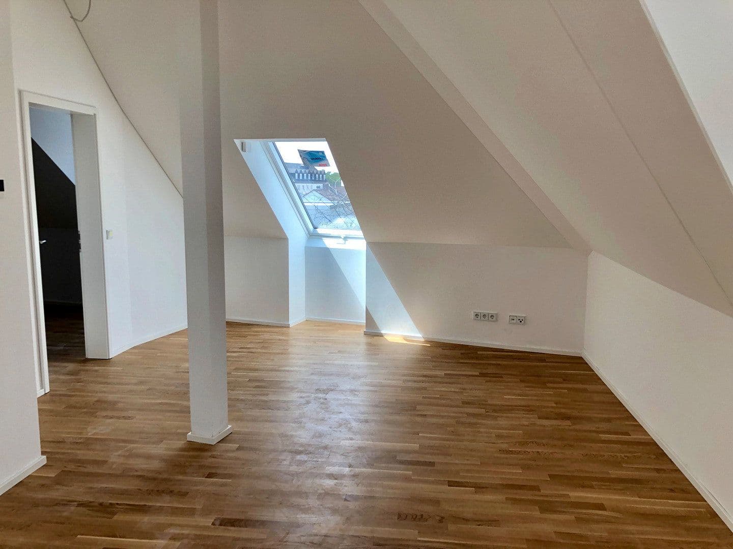 Pronájem bytu 2+1 69 m², Seeheim-Jugenheim, Hessen Pronájem bytu 2+1 69 m², Seeheim-Jugenheim, Hessen