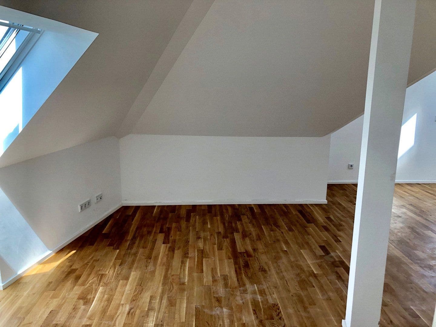 Pronájem bytu 2+1 69 m², Seeheim-Jugenheim, Hessen Pronájem bytu 2+1 69 m², Seeheim-Jugenheim, Hessen
