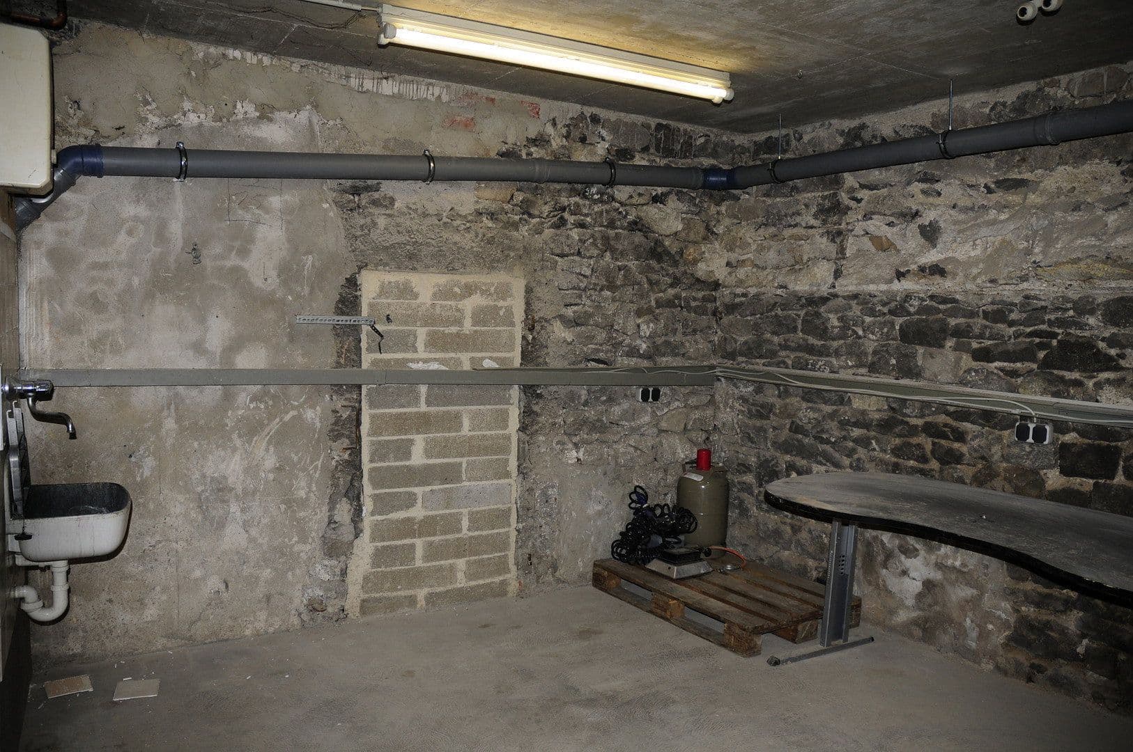Pronájem nebytového prostoru 140 m², Saunstr.1, Mendig, Porýní-Falc Pronájem nebytového prostoru 140 m², Saunstr.1, Mendig, Porýní-Falc