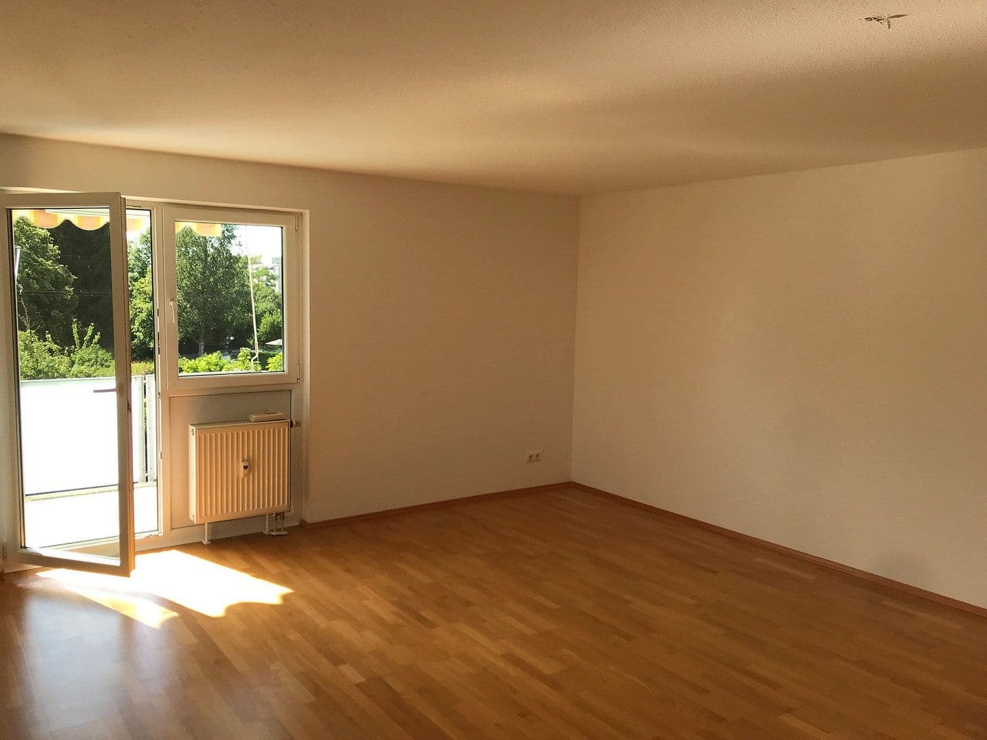 Pronájem bytu 4+1 98 m², Dachauer Str. 11b, Oberschleißheim, Bavorsko Pronájem bytu 4+1 98 m², Dachauer Str. 11b, Oberschleißheim, Bavorsko