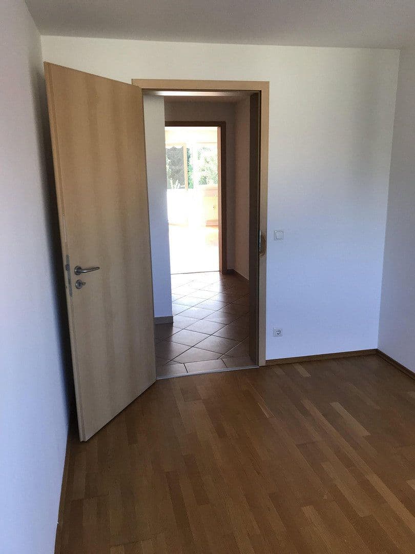Pronájem bytu 4+1 98 m², Dachauer Str. 11b, Oberschleißheim, Bavorsko Pronájem bytu 4+1 98 m², Dachauer Str. 11b, Oberschleißheim, Bavorsko