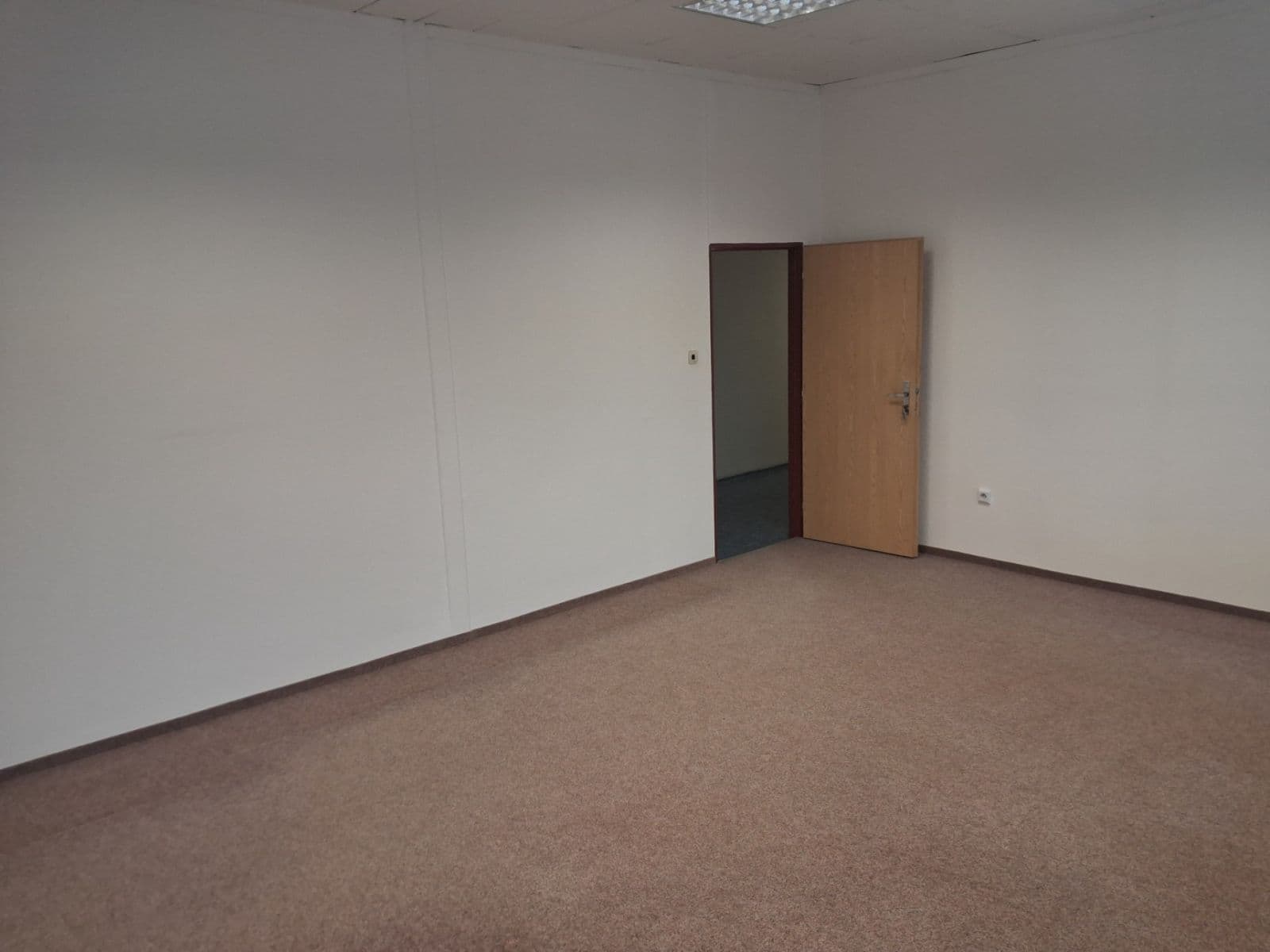Pronájem kanceláře 30 m², Holešovská, Fryšták, Zlínský kraj Pronájem kanceláře 30 m², Holešovská, Fryšták, Zlínský kraj