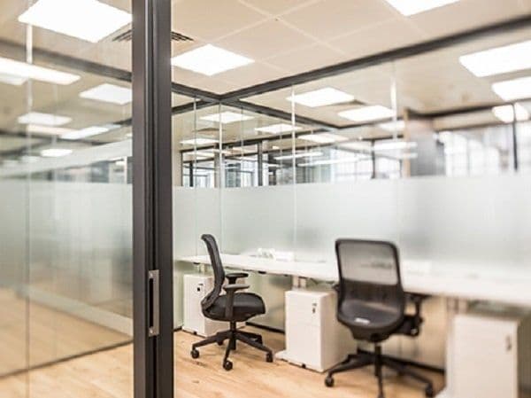 Pronájem kanceláře 15 m², Plzeňská, Praha, Praha Pronájem kanceláře 15 m², Plzeňská, Praha, Praha
