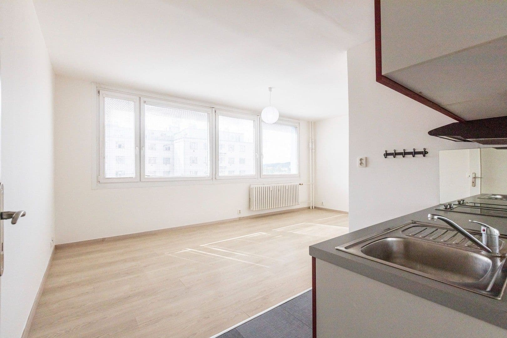 Pronájem bytu 1+kk 29 m², Dělnická, Praha, Praha Pronájem bytu 1+kk 29 m², Dělnická, Praha, Praha