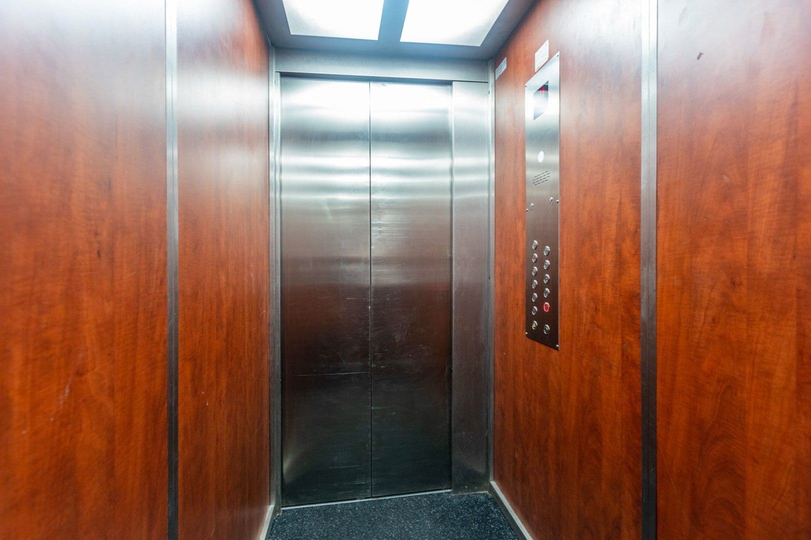 Pronájem bytu 1+kk 29 m², Dělnická, Praha, Praha Pronájem bytu 1+kk 29 m², Dělnická, Praha, Praha