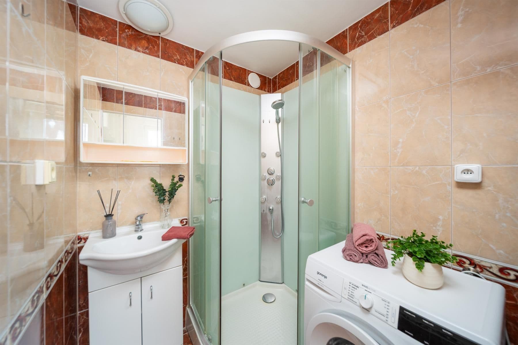 Prodej bytu 2+1 59 m², Větrná, České Budějovice, Jihočeský kraj Prodej bytu 2+1 59 m², Větrná, České Budějovice, Jihočeský kraj