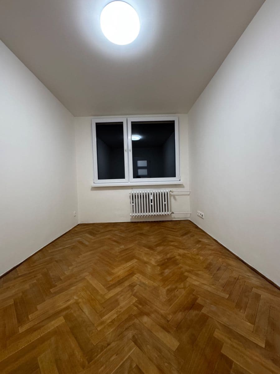 Pronájem bytu 3+1 73 m², Pod Strání, Praha, Praha Pronájem bytu 3+1 73 m², Pod Strání, Praha, Praha