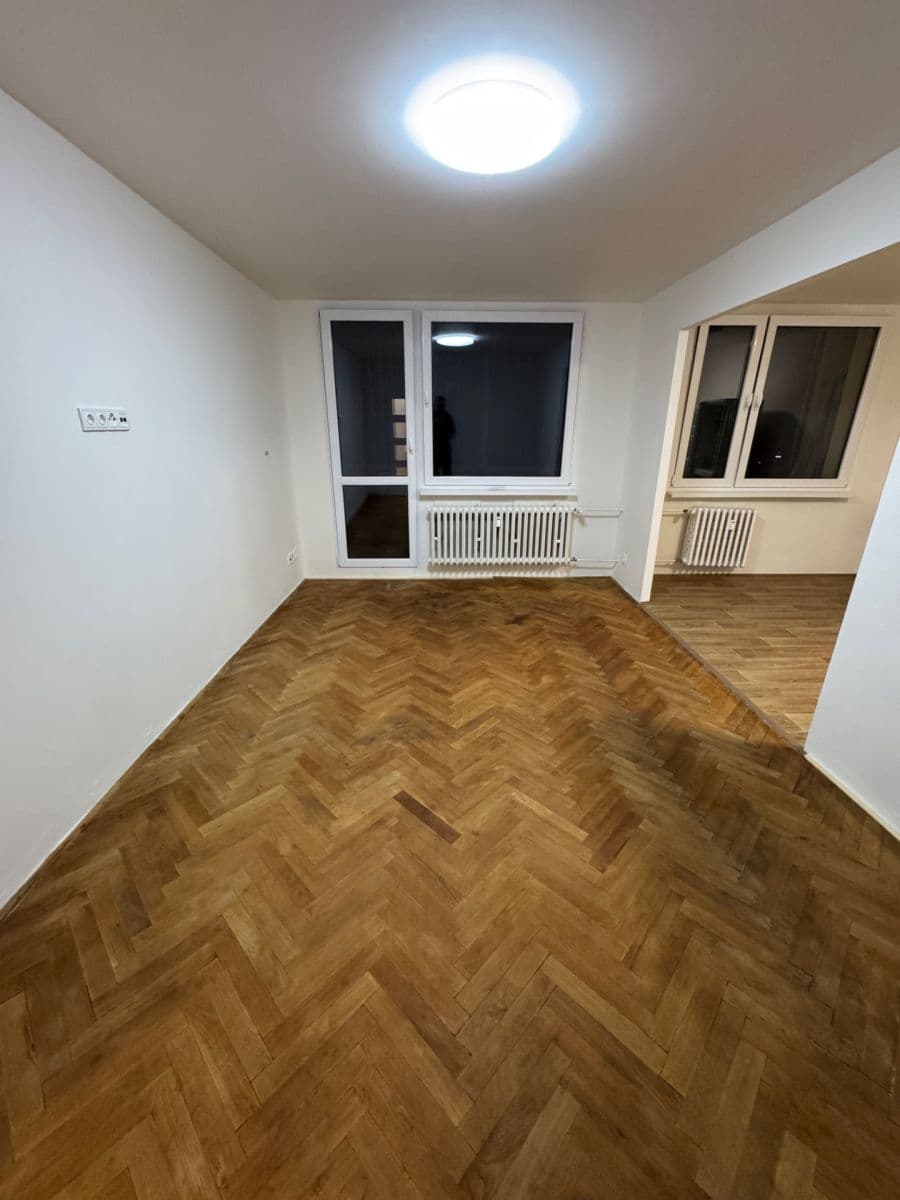Pronájem bytu 3+1 73 m², Pod Strání, Praha, Praha Pronájem bytu 3+1 73 m², Pod Strání, Praha, Praha