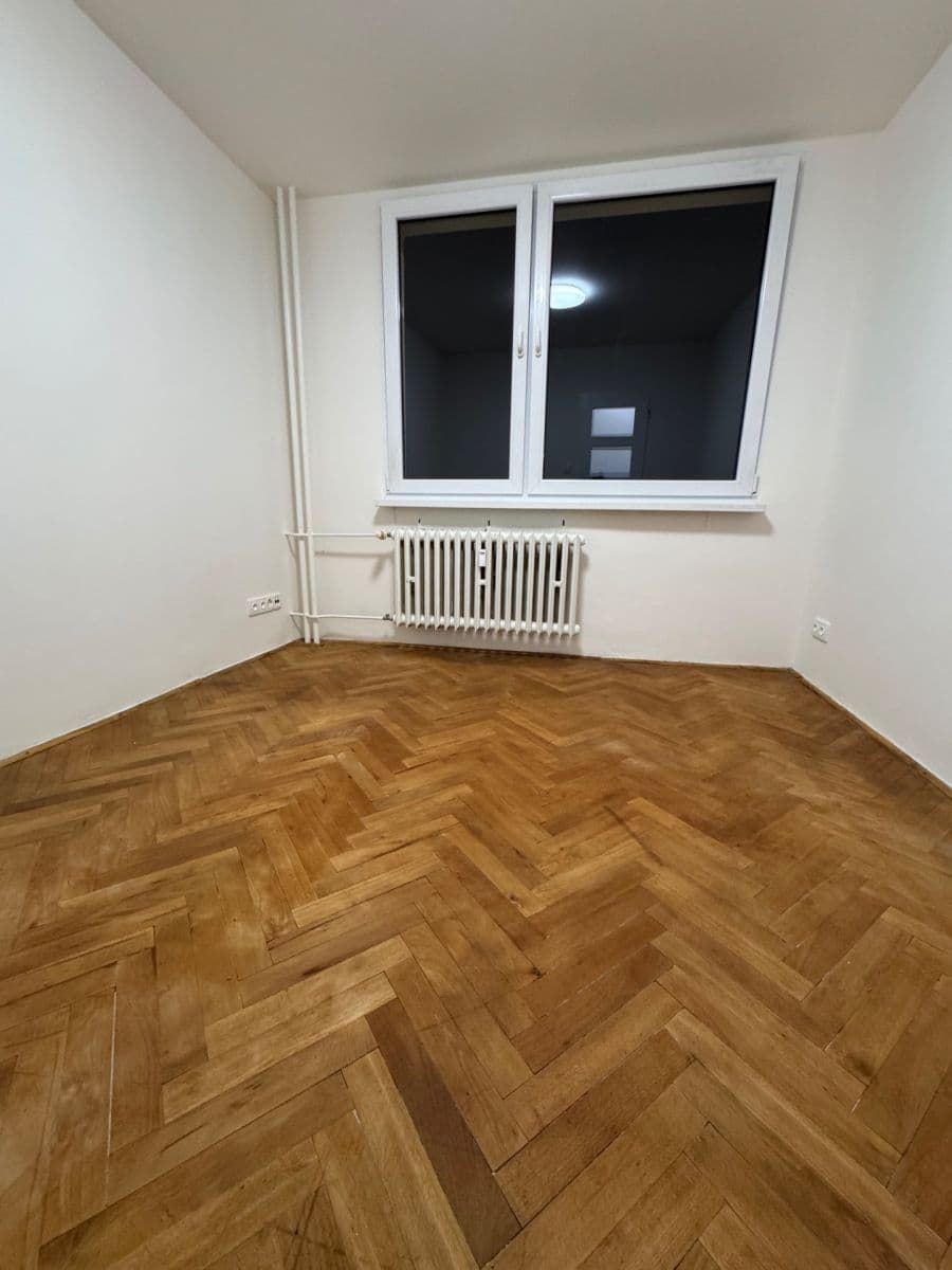 Pronájem bytu 3+1 73 m², Pod Strání, Praha, Praha Pronájem bytu 3+1 73 m², Pod Strání, Praha, Praha