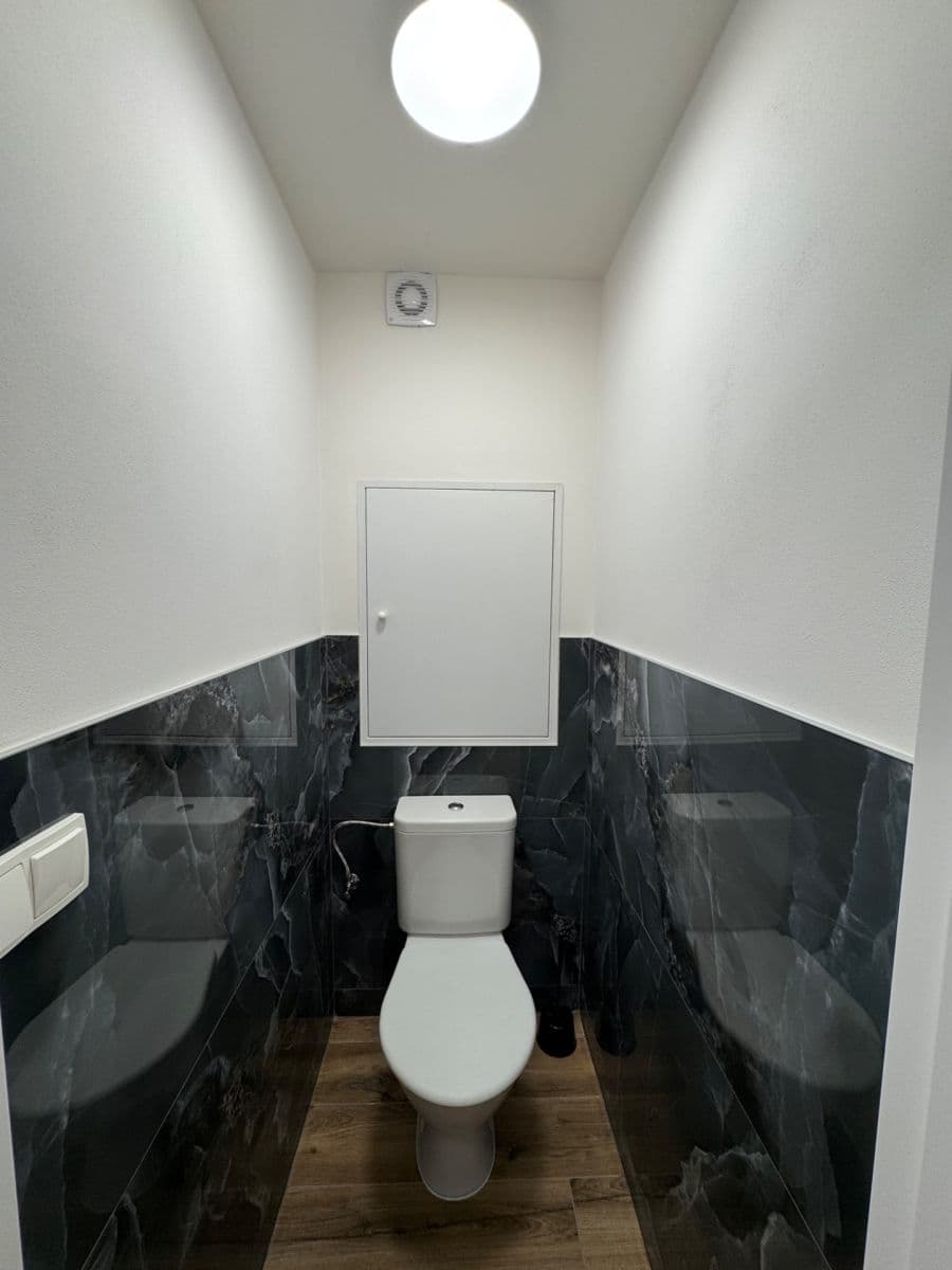 Pronájem bytu 3+1 73 m², Pod Strání, Praha, Praha Pronájem bytu 3+1 73 m², Pod Strání, Praha, Praha