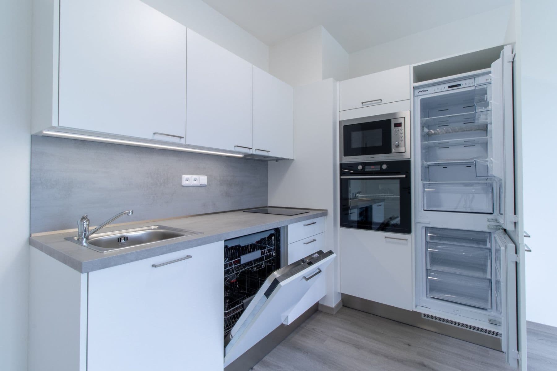 Pronájem bytu 2+kk 44 m², Pod Harfou, Praha, Praha Pronájem bytu 2+kk 44 m², Pod Harfou, Praha, Praha