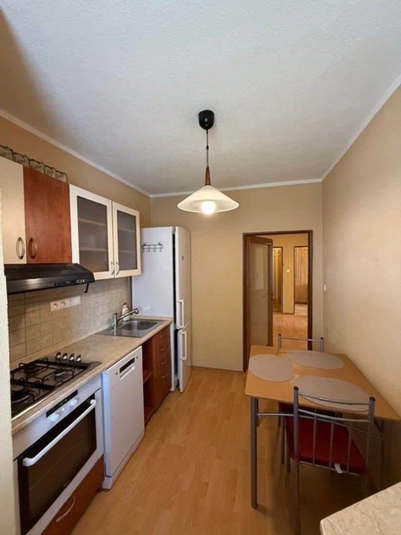 Pronájem bytu 3+1 64 m², Račianska, Nové Mesto, Bratislavský kraj Pronájem bytu 3+1 64 m², Račianska, Nové Mesto, Bratislavský kraj