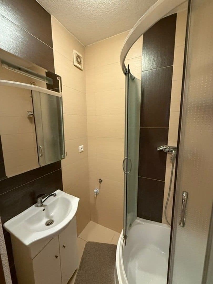 Pronájem bytu 3+1 64 m², Račianska, Nové Mesto, Bratislavský kraj Pronájem bytu 3+1 64 m², Račianska, Nové Mesto, Bratislavský kraj