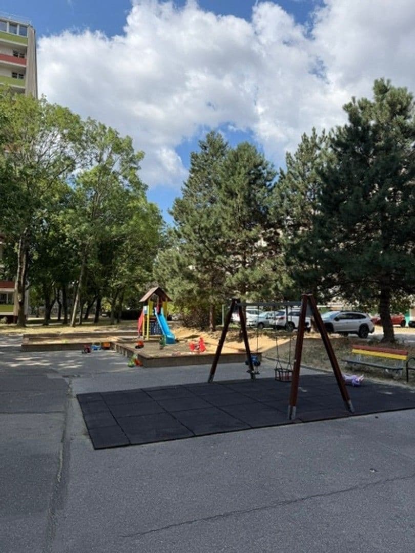 Pronájem bytu 3+1 64 m², Račianska, Nové Mesto, Bratislavský kraj Pronájem bytu 3+1 64 m², Račianska, Nové Mesto, Bratislavský kraj