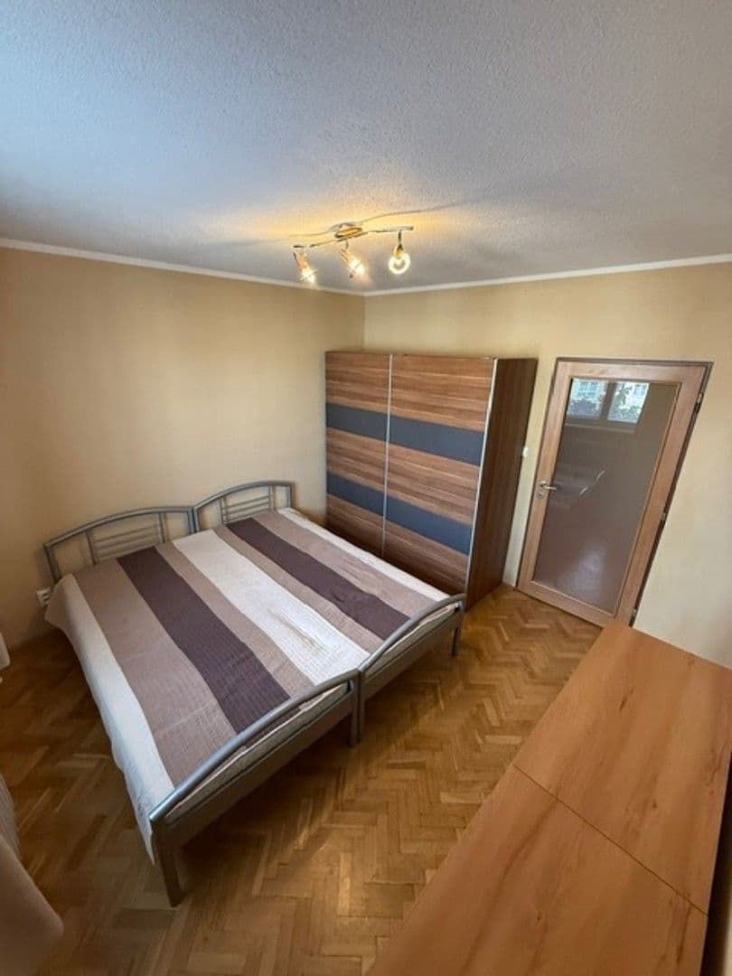 Pronájem bytu 3+1 64 m², Račianska, Nové Mesto, Bratislavský kraj Pronájem bytu 3+1 64 m², Račianska, Nové Mesto, Bratislavský kraj