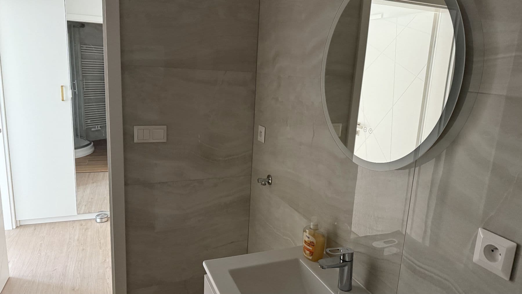 Pronájem bytu 1+kk 33 m², Faměrovo náměstí, Brno, Jihomoravský kraj Pronájem bytu 1+kk 33 m², Faměrovo náměstí, Brno, Jihomoravský kraj