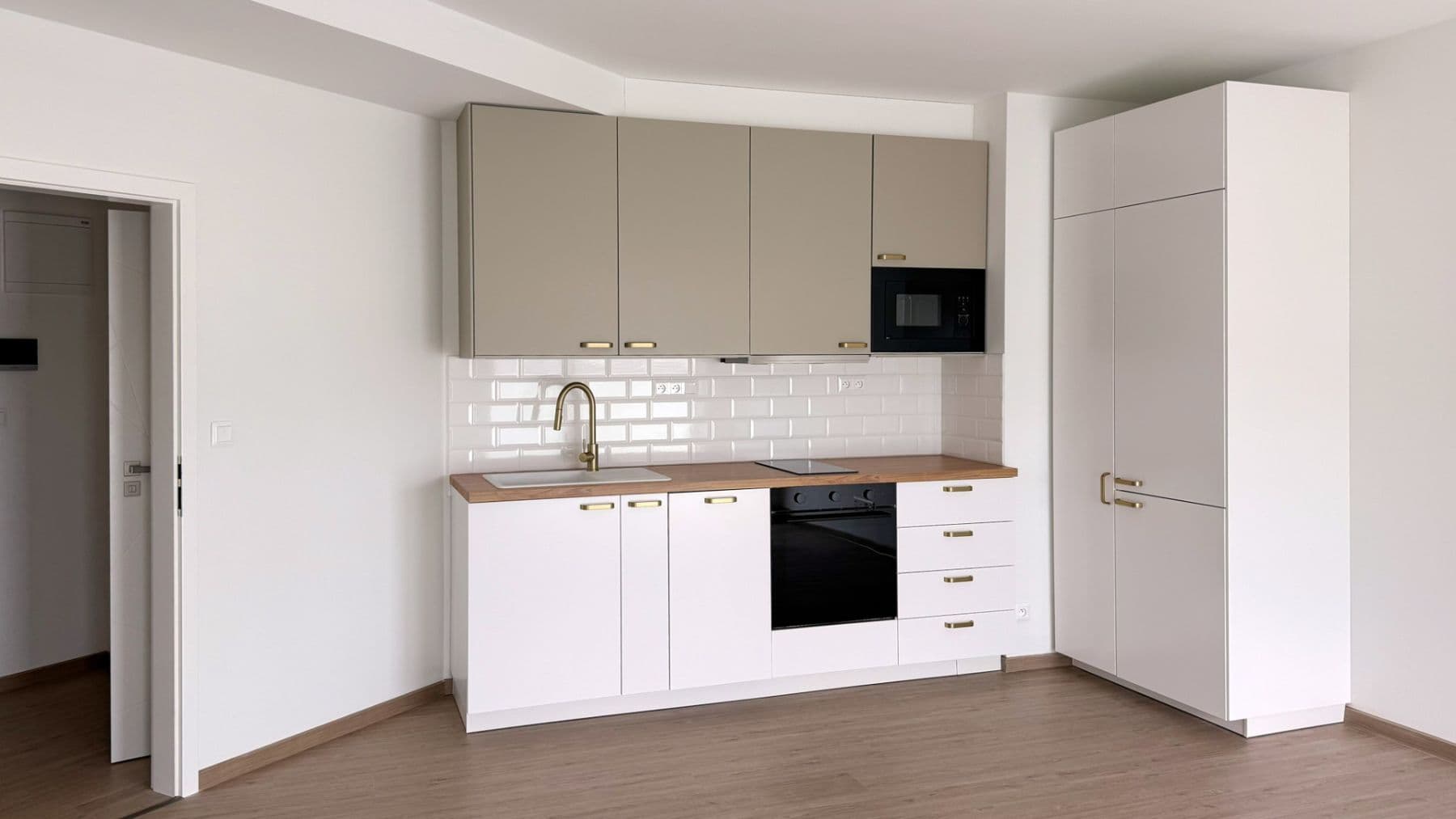 Pronájem bytu 1+kk 33 m², Faměrovo náměstí, Brno, Jihomoravský kraj Pronájem bytu 1+kk 33 m², Faměrovo náměstí, Brno, Jihomoravský kraj