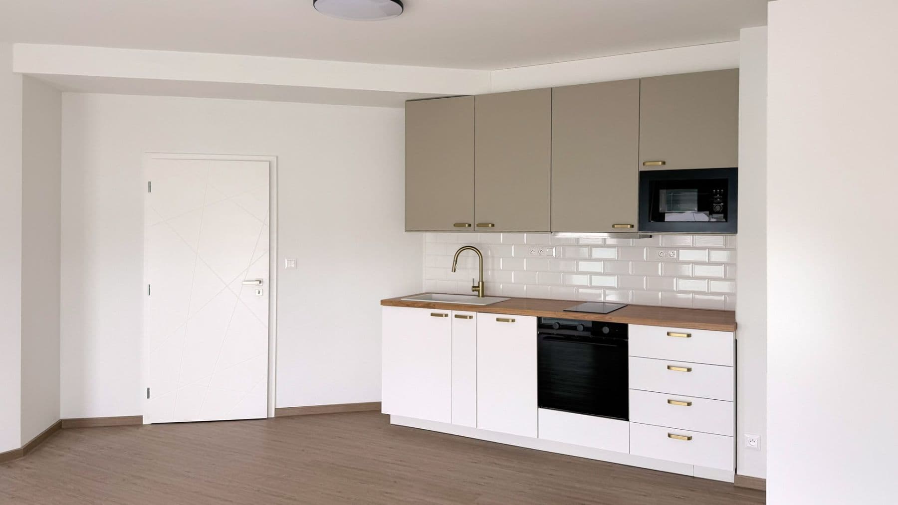 Pronájem bytu 1+kk 33 m², Faměrovo náměstí, Brno, Jihomoravský kraj Pronájem bytu 1+kk 33 m², Faměrovo náměstí, Brno, Jihomoravský kraj