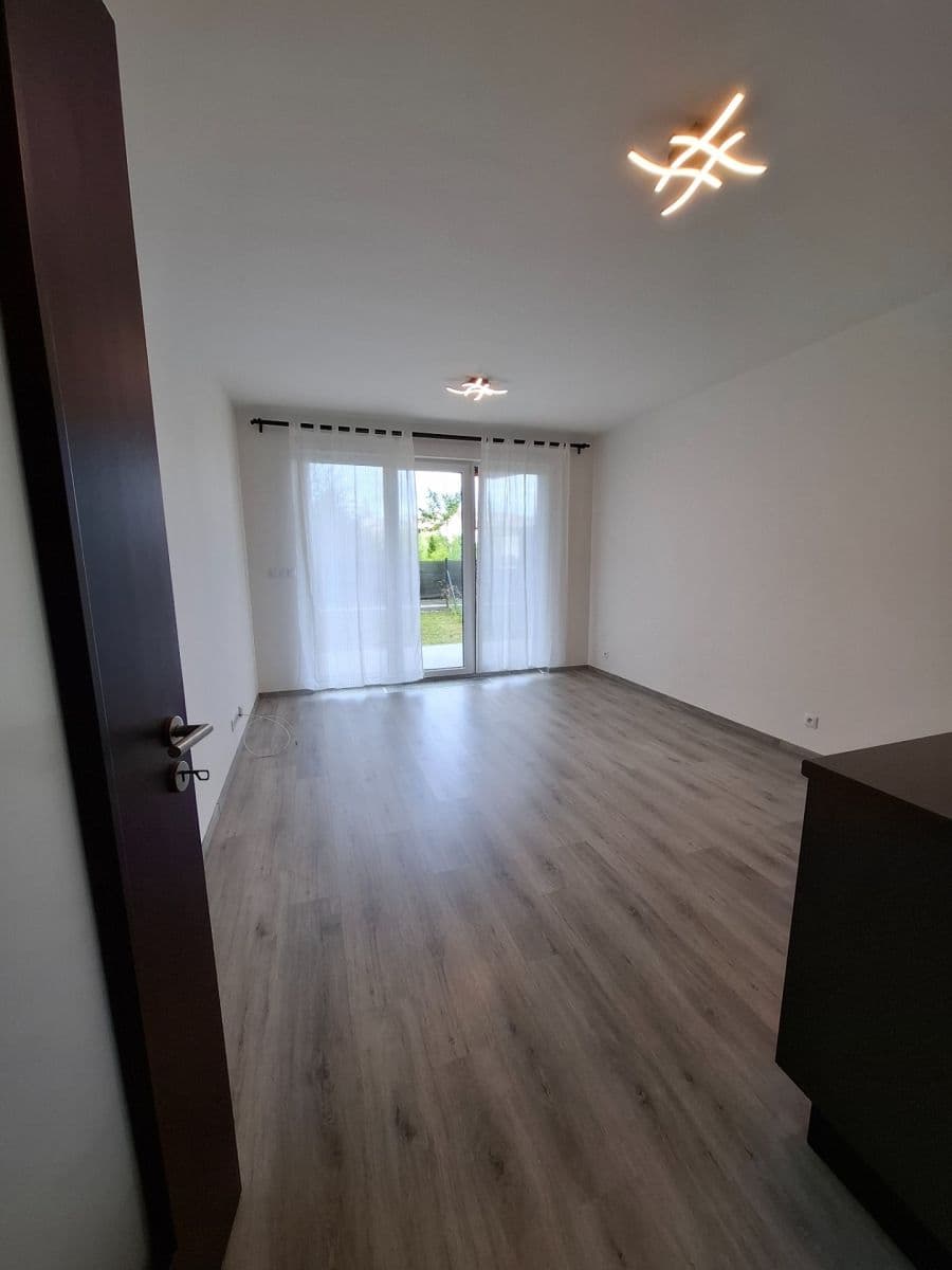 Pronájem bytu 1+kk 30 m², Švehlova, Praha, Praha Pronájem bytu 1+kk 30 m², Švehlova, Praha, Praha
