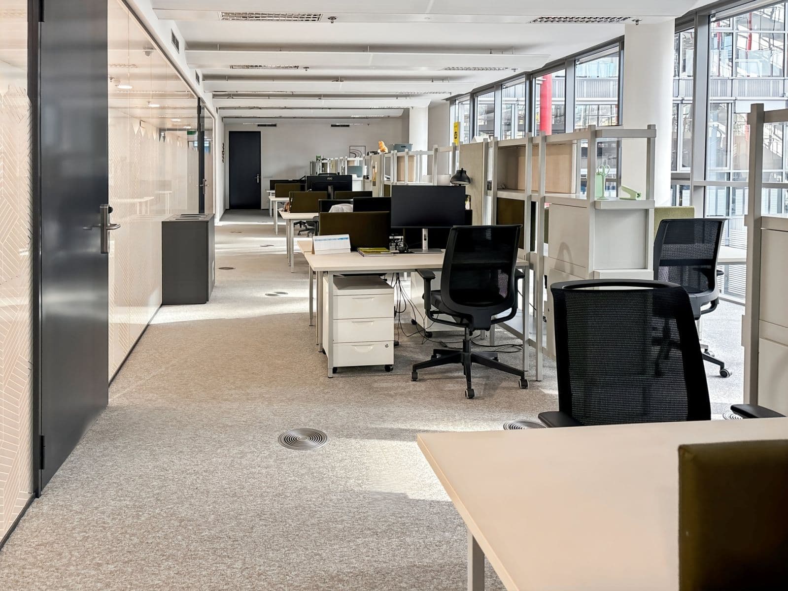 Pronájem kanceláře 70 m², Karolinská, Praha, Praha Pronájem kanceláře 70 m², Karolinská, Praha, Praha