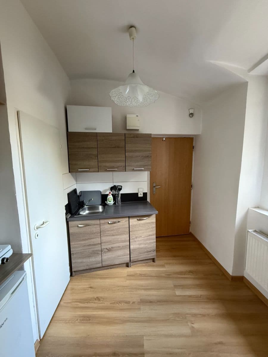 Pronájem bytu Garsoniéra 19 m², Francouzská, Praha, Praha Pronájem bytu Garsoniéra 19 m², Francouzská, Praha, Praha