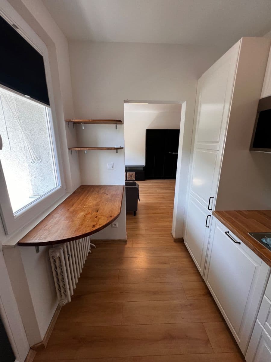 Pronájem bytu 2+1 47 m², Veternicová, Karlova Ves, Bratislavský kraj Pronájem bytu 2+1 47 m², Veternicová, Karlova Ves, Bratislavský kraj