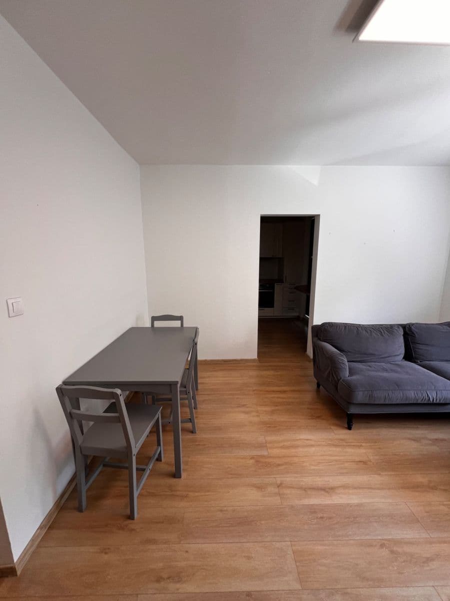 Pronájem bytu 2+1 47 m², Veternicová, Karlova Ves, Bratislavský kraj Pronájem bytu 2+1 47 m², Veternicová, Karlova Ves, Bratislavský kraj