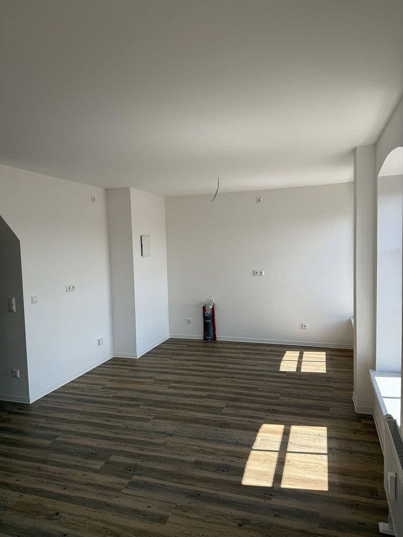 Pronájem bytu 4+1 147 m², Franz-Mehring-Straße 13 a-c, Schwerin, Mecklenburg-Vorpommern Pronájem bytu 4+1 147 m², Franz-Mehring-Straße 13 a-c, Schwerin, Mecklenburg-Vorpommern
