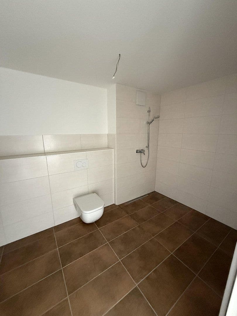 Pronájem bytu 4+1 147 m², Franz-Mehring-Straße 13 a-c, Schwerin, Mecklenburg-Vorpommern Pronájem bytu 4+1 147 m², Franz-Mehring-Straße 13 a-c, Schwerin, Mecklenburg-Vorpommern
