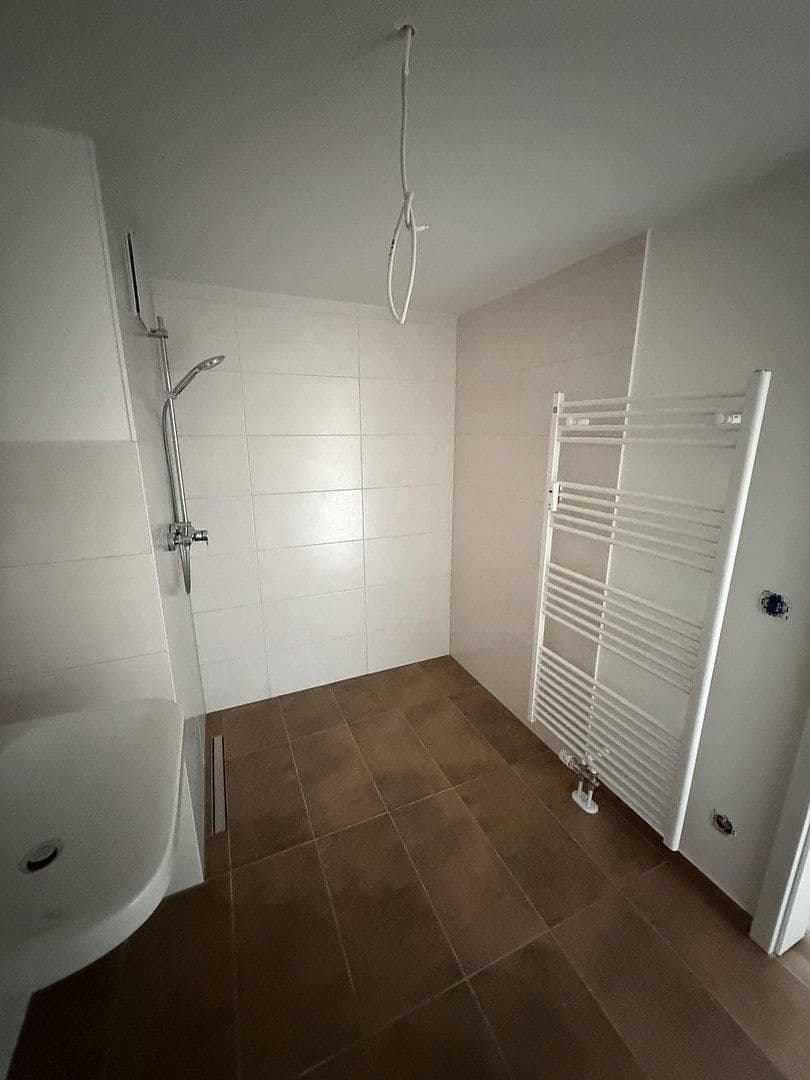 Pronájem bytu 4+1 147 m², Franz-Mehring-Straße 13 a-c, Schwerin, Mecklenburg-Vorpommern Pronájem bytu 4+1 147 m², Franz-Mehring-Straße 13 a-c, Schwerin, Mecklenburg-Vorpommern